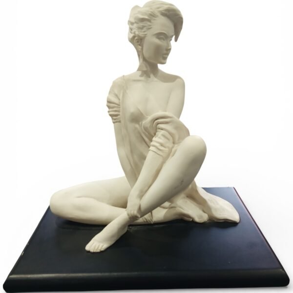 Vintage Italiaans Beeld “Vrouw” – Emilio Casarotto (1989) – Elegante Sculptuur