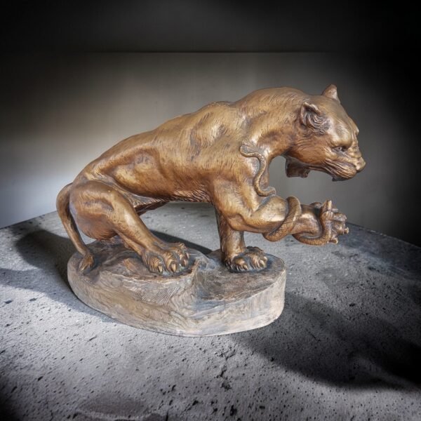Gesigneerd terracotta beeld ‘Panter met slang’ – Armand Fagotto – gepatineerd terracotta 1940
