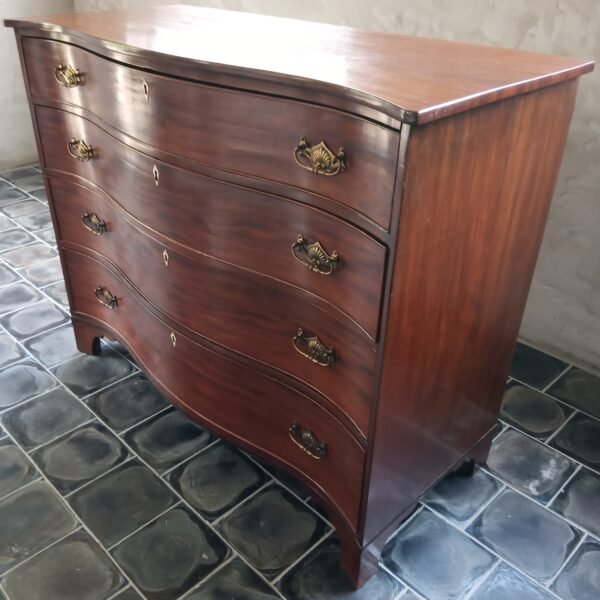 George III mahonie serpentine commode – circa 1780